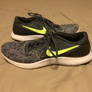 Nike Men’s size 9 tennis shoes